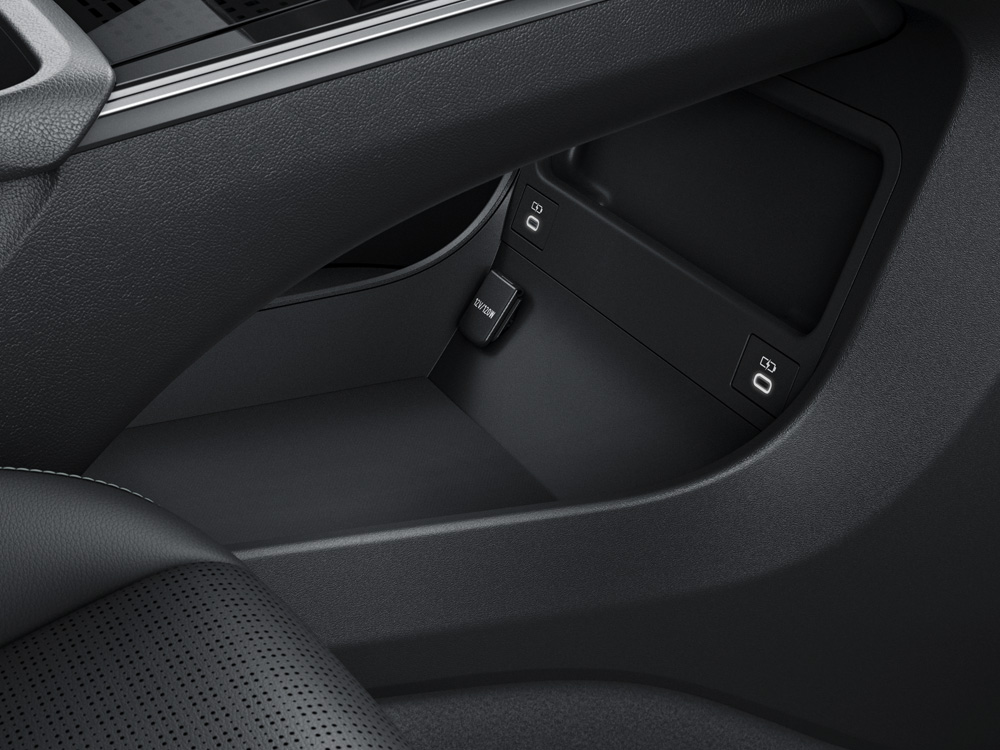 Subaru Solterra 2024 Subaru Solterra 2024 Rangement, prise 12 V et ports USB dans la console centrale 