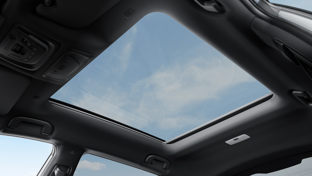 Toit panoramique en verre de la Solterra 2027.